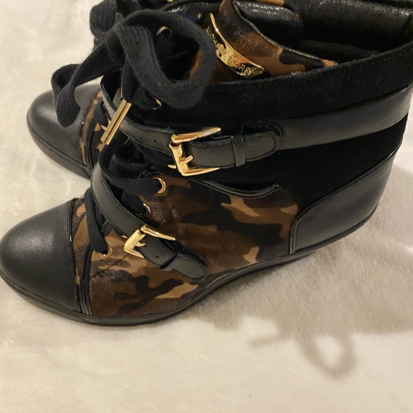 Micheal Kors Combat Wedge - Picture 7 of 8